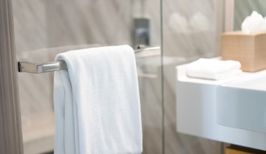 ​Zadbaj o śnieżnobiałe ręczniki na święta. Dzięki temu będą wyglądały jak prosto ze sklepu