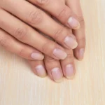 Zadbane skórki to klucz do dobrze wyglądającego manicure. Tak zadbasz o nie w domu