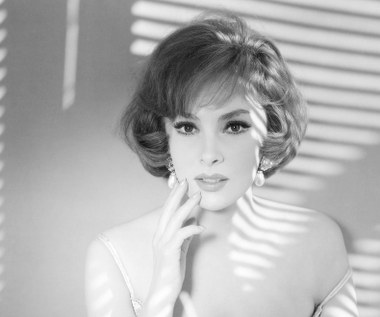 Zadebiutowała małą rolą w filmie "Czarny orzeł" Riccardo Fredy. Kolejne lata przyniosły dziesiątki coraz większych ról filmowych. Zagrała w "Pieskim życiu" Mario Monicellego, dramacie wojennym "Achtung Banditten" Carlo Lizzaniego, "Piękności nocy" Rene Claira, "Rzymiance" Luigiego Zampy, "Fanfan Tulipan" Christiana-Jaque. Następnie podbiła Amerykę.

Już w latach 50. amerykańska prasa pisała, że "Nowy Jork oszalał na punkcie Giny". Pojawiła się na okładce pisma "Time", została z honorami przyjęta w Białym Domu przez prezydenta Dwighta Eisenhowera. Aktorka ujawniła, że otrzymała także propozycję zagrania w "Słodkim życiu" Federico Felliniego roli narzeczonej Marcello Mastroianniego. Jak stwierdziła, jej ówczesny mąż ukrył jednak przed nią scenariusz i dlatego rolę tę powierzono Yvonne Furneaux.