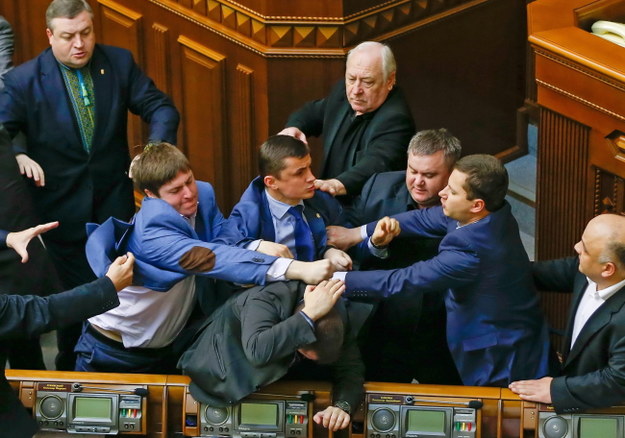 Żaden z parlamentarzystów nie został poważnie ranny /MAKSIM MARUSENKO /PAP/EPA