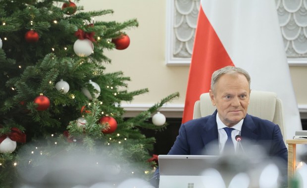 "Żadne zło nie będzie nam straszne". Tusk składa życzenia świąteczne Polakom  