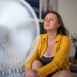 Zaduch w mieszkaniu w czasie upałów? Tak przywócisz świeży zapach 