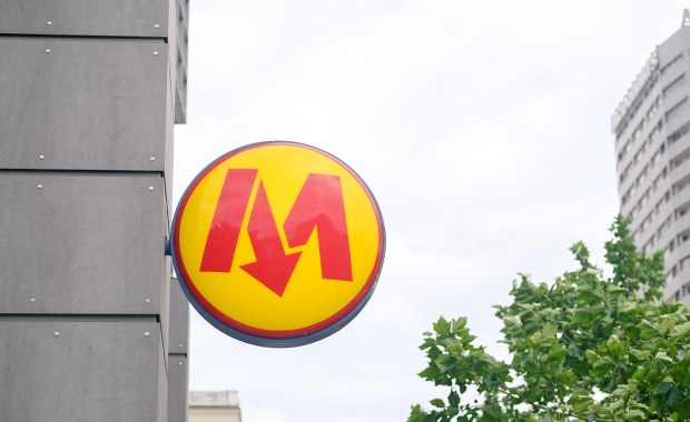 Zadymienie na stacji warszawskiego metra. Pasażerowie ewakuowani 