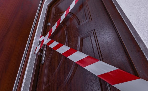 Zagadkowa śmierć w Krośnie. W mieszkaniu odnaleziono ciała dwóch mężczyzn