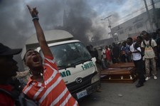 "Zaginęły" dwa miliardy dolarów. Haitańczycy protestują, policja strzela
