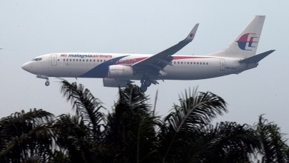 Zaginiony samolot: Poszukiwania rozszerzone, na pomoc płynie amerykański niszczyciel