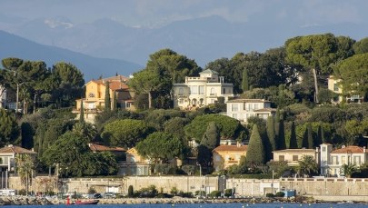 Zaginiony w Paryżu turysta odnaleziony na Francuskiej Riwierze. Nie wie, co się z nim działo
