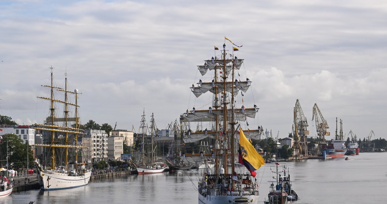 Żaglowce opuszczają Szczecin 