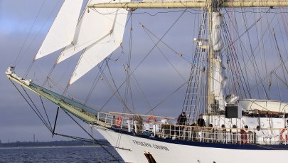 Żaglowiec "Fryderyk Chopin" wrócił do Polski
