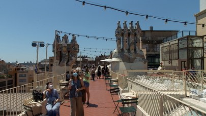 Zagraniczni turyści z Covid-19 trafią do specjalnych ośrodków. Katalonia obawia się nowych zakażeń