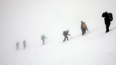 Zagrożenie lawinowe. W Tatrach trzeci stopień, w Bieszczadach i Karkonoszach pierwszy