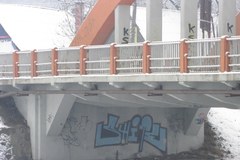 Zagrożony zawaleniem most w Białym Dunajcu