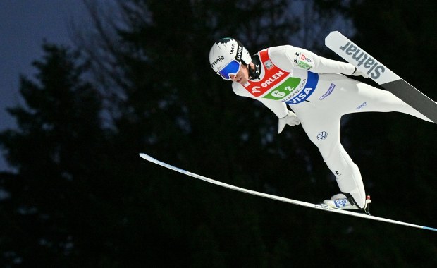 Zajc wygrał w Oberstdorfie. Żyła na 17. miejscu