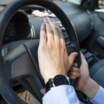 Zajechał kobiecie drogę i uderzył ją w twarz, bo… za późno włączyła kierunkowskaz