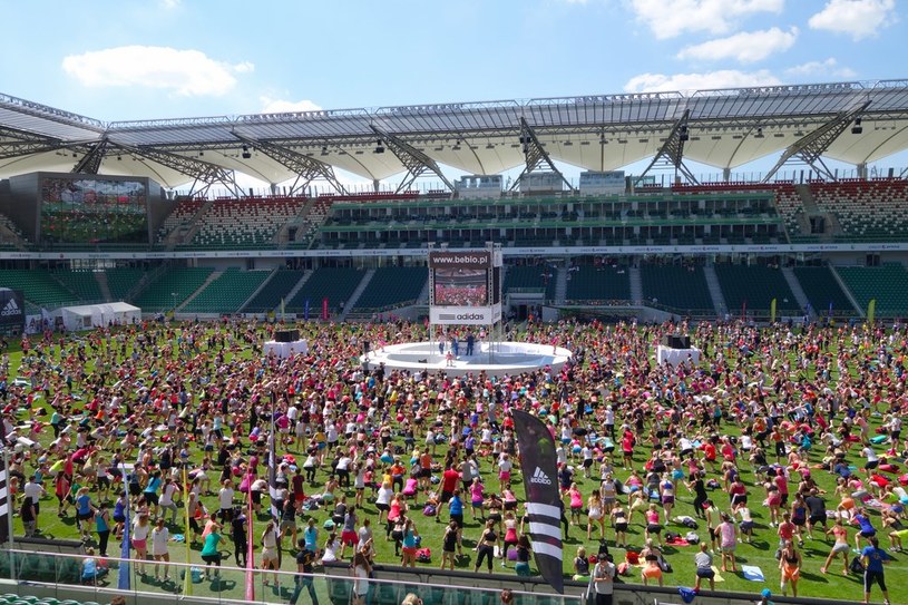 Zajęcia przyciągnęły na murawę stadionu tysiące dziewczyn z całej Polski /materiały prasowe