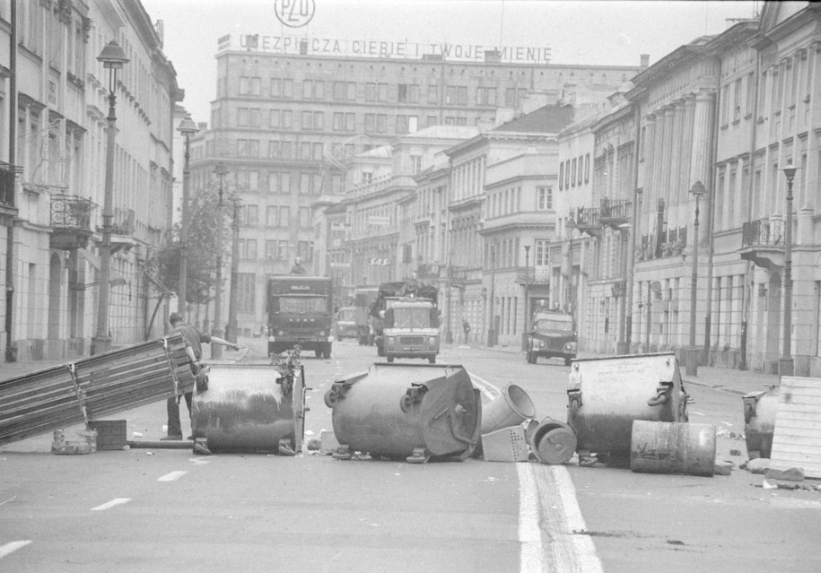 Zajścia uliczne na Nowym Świecie w Warszawie /Damazy Kwiatkowski  /PAP