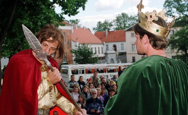Zakaz broni w Gnieźnie. W piątek Sejm i Senat świętują koronację
