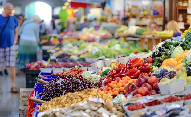 Zakaz handlu w niedziele. PiS chce zaostrzyć przepisy... po eurowyborach 