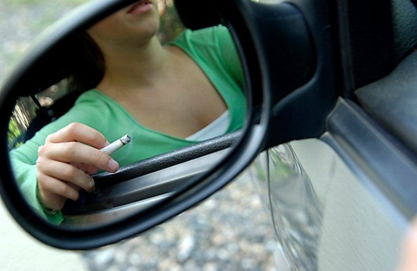 Zakaz palenia w samochodach prywatnych to dobry pomysł? /INTERIA.PL
