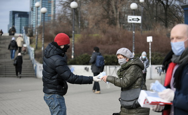 Zakaz przemieszczania w święta? Rzecznik resortu zdrowia zabiera głos