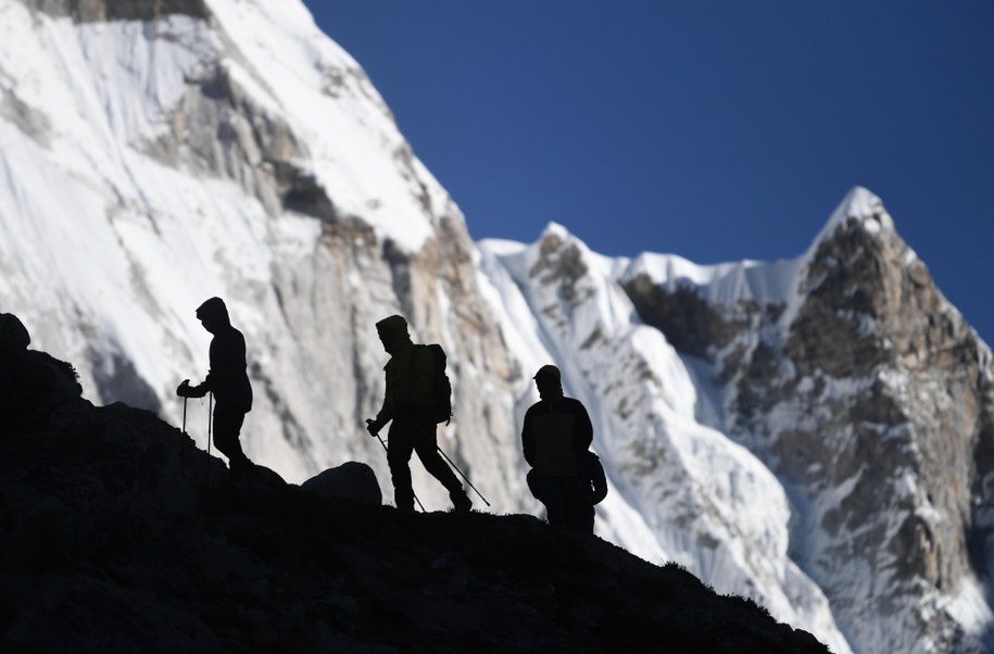 Zakaz wspinaczki m.in.na Mount Everest. Powód? Koronawirus /Bartłomiej  Zborowski /PAP