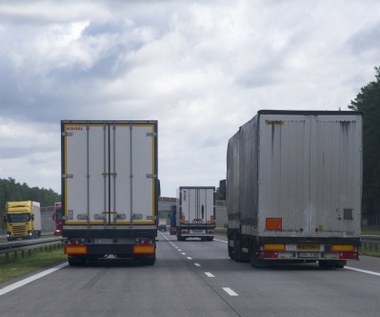 Zakaz wyprzedzania dla ciężarówek. Jak zostaną ukarani niecierpliwi kierowcy?