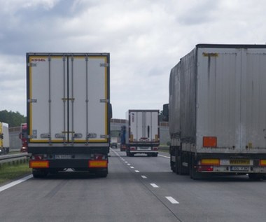 Zakaz wyprzedzania dla ciężarówek na autostradach. Nowa obietnica rządu