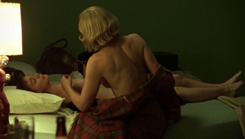 "Zakazane" plecy Cate Blanchett w filmie "Carol" /materiały dystrybutora