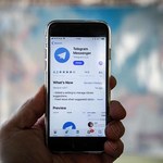 Zakazany komunikator Telegram działa, używają go nawet rządzący