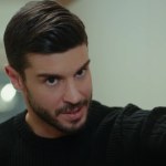 "Zakazany owoc": Cagatay rozstaje się z dziewczyną, a Emir wywołuje skandal