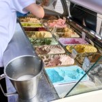 Zakażenie salmonellą podczas wakacji. Na co uważać?