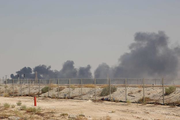 Zakład Abqaiq w ogniu /AFP