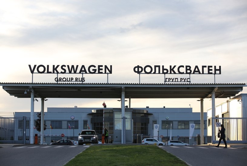 Zakład Volkswagena w Kałudze do wybuchu wojny zatrudniał 4200 osób. Jaka będzie jego przyszłość? /Getty Images