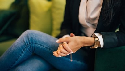 Zakładasz nogę na nogę? Ten nawyk może być śmiertelnie groźny