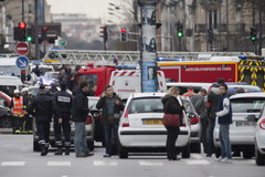 Zakładnicy wzięci w sklepie koszernym na wschodzie Paryża