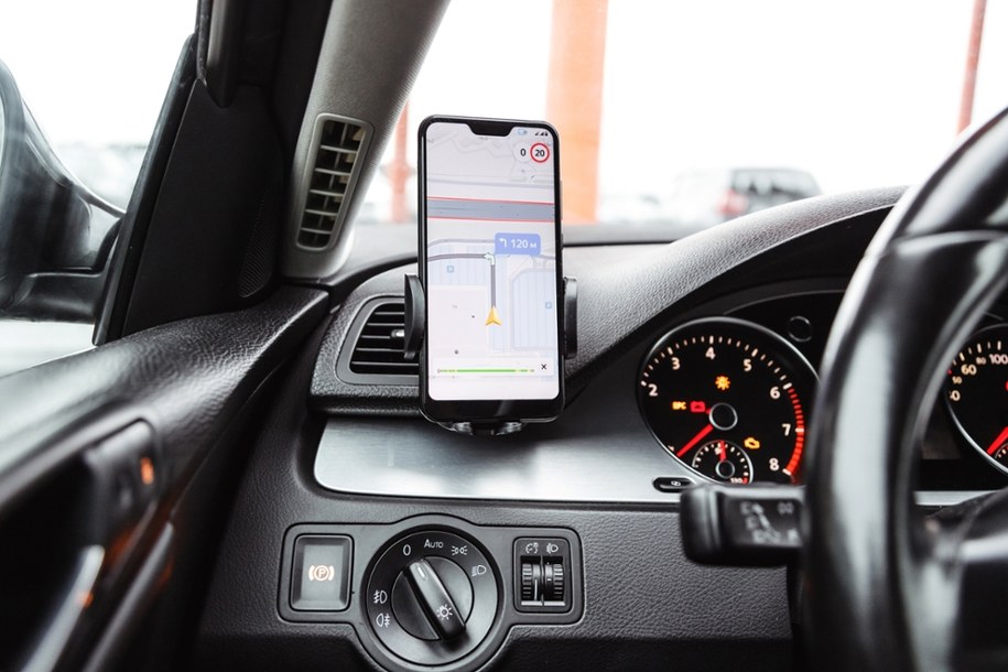Zakłócenia sygnału GPS na wybrzeżu /Shutterstock
