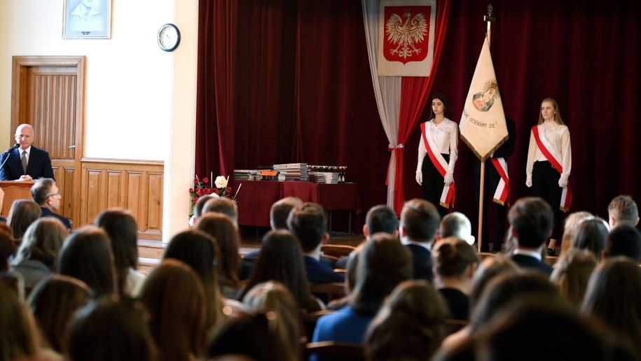 Zakończenie roku szkolnego przez maturzystów w  I Liceum Ogólnokształcącym im. Juliusza Słowackiego w Przemyślu /Darek Delmanowicz /PAP