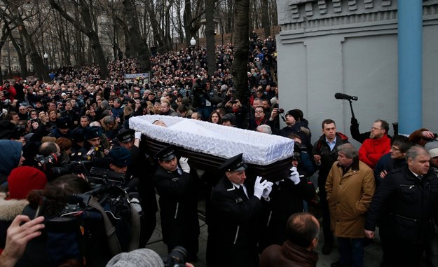 Zakończyła się świecka uroczystość żałobna przed pogrzebem Niemcowa /Sergei Ilnitsky /PAP/EPA