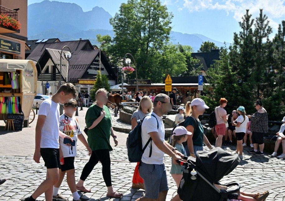 Zakopane pełne turystów /Paweł Murzyn  /East News