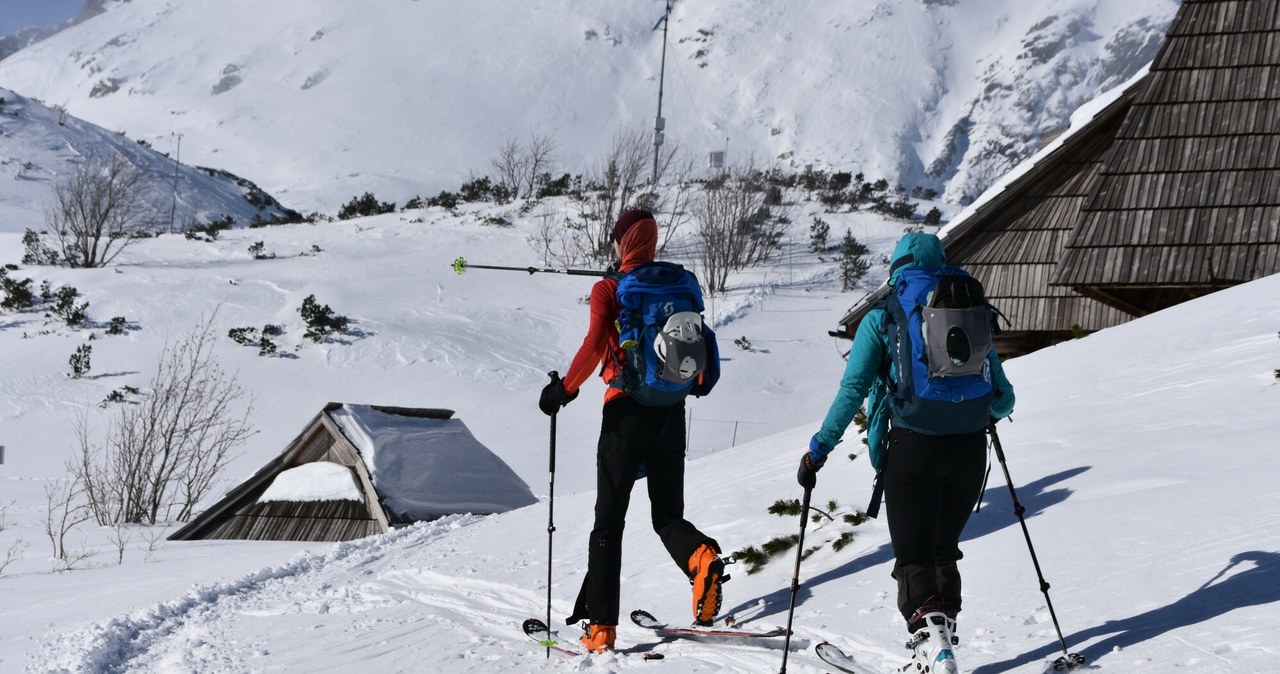 Zakopane to piękne miasto w południowej Polsce, przyciągające między innymi fanów sportów zimowych. /Albin Marciniak /East News