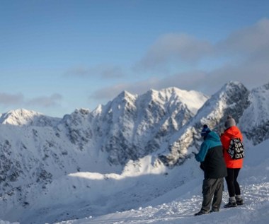 Zakopane zasypane. Ciężarówki wywiozą śnieg z miasta 