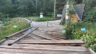 Zakopane: Zawalił się mostek w Kuźnicach