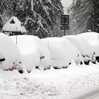 Sznur zasypanych aut w Zakopanem