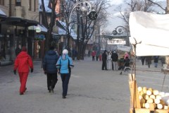 Zakopiańskie Krupówki świecą pustkami