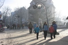 Zakopiańskie Krupówki świecą pustkami