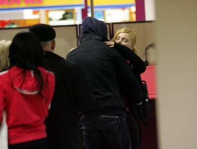 Zakościelny żegna Izę Miko na lotnisku 7 stycznia przez jej odlotem do USA, fot. Michał Niwicz &nbsp; /Super Express