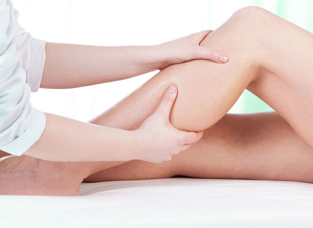 Zakrzepica nóg dotyka najczęściej kobiety /123RF/PICSEL
