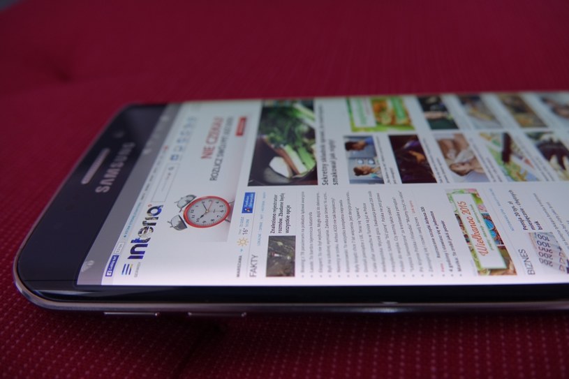Zakrzywiony ekran Samsunga Galaxy S6 Edge ma swoje zalety i wady /INTERIA.PL