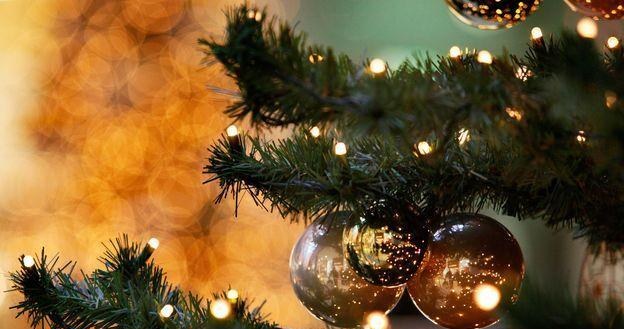 Zakup ozdób świątecznych nie jest działaniem o charakterze specjalnym, bo wynika z tradycji /AFP