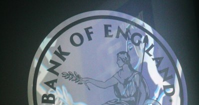 Zakup rządowych obligacji przez Bank Anglii oznacza początek nowej ery polityki monetarnej w Europie /AFP